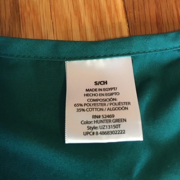 NWOT hunter green scrub top - Picture 4 of 5